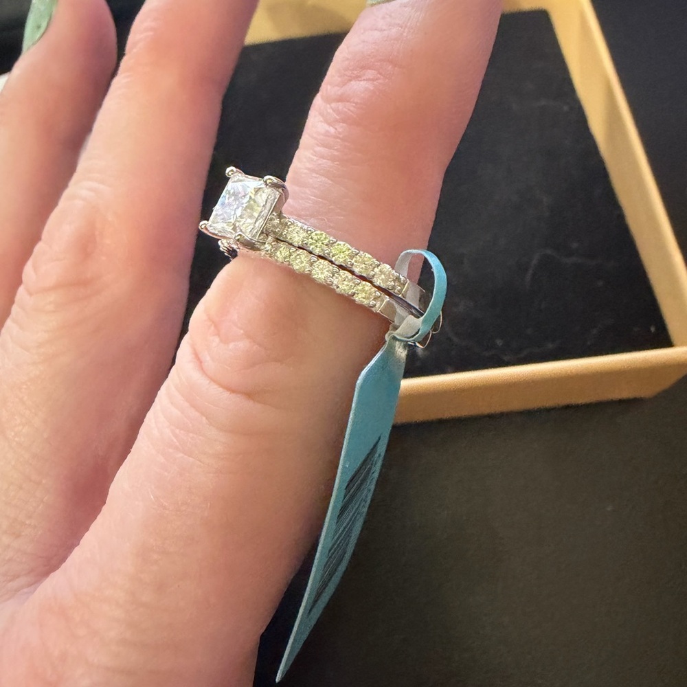 Sterling Silver Moissanite Princess Cut Engagement Ring - Size 8 - Silver - Picture 3 of 9